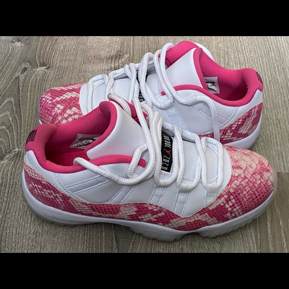 COPY - Jordan bred 11s
